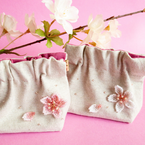 ほっこり Bicyclette刺繍が可愛い\tHermes\tLes Cabanesポーチミニ 刺繍キット〉ふんわりウールの花束ポーチ キット Marguerite刺繍
