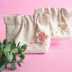 桜の立体刺繍ミニバネ口ポーチ 2枚目の画像