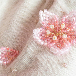 桜の立体刺繍ミニバネ口ポーチ 3枚目の画像