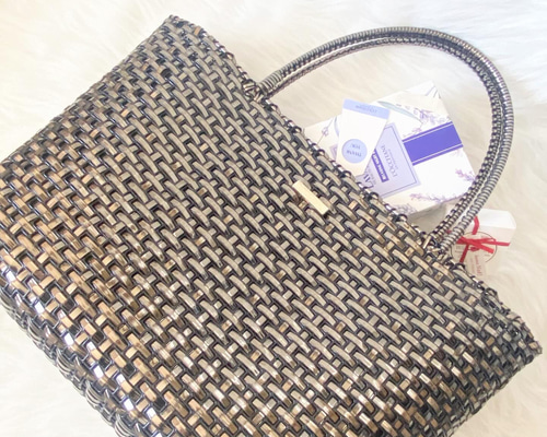ラメルヘンテープのトートバッグ ブロンズ トートバッグ amiche