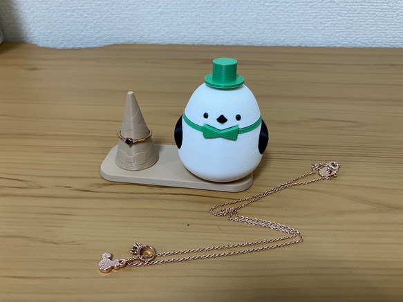 シマエナガのアクセサリースタンド 1枚目の画像