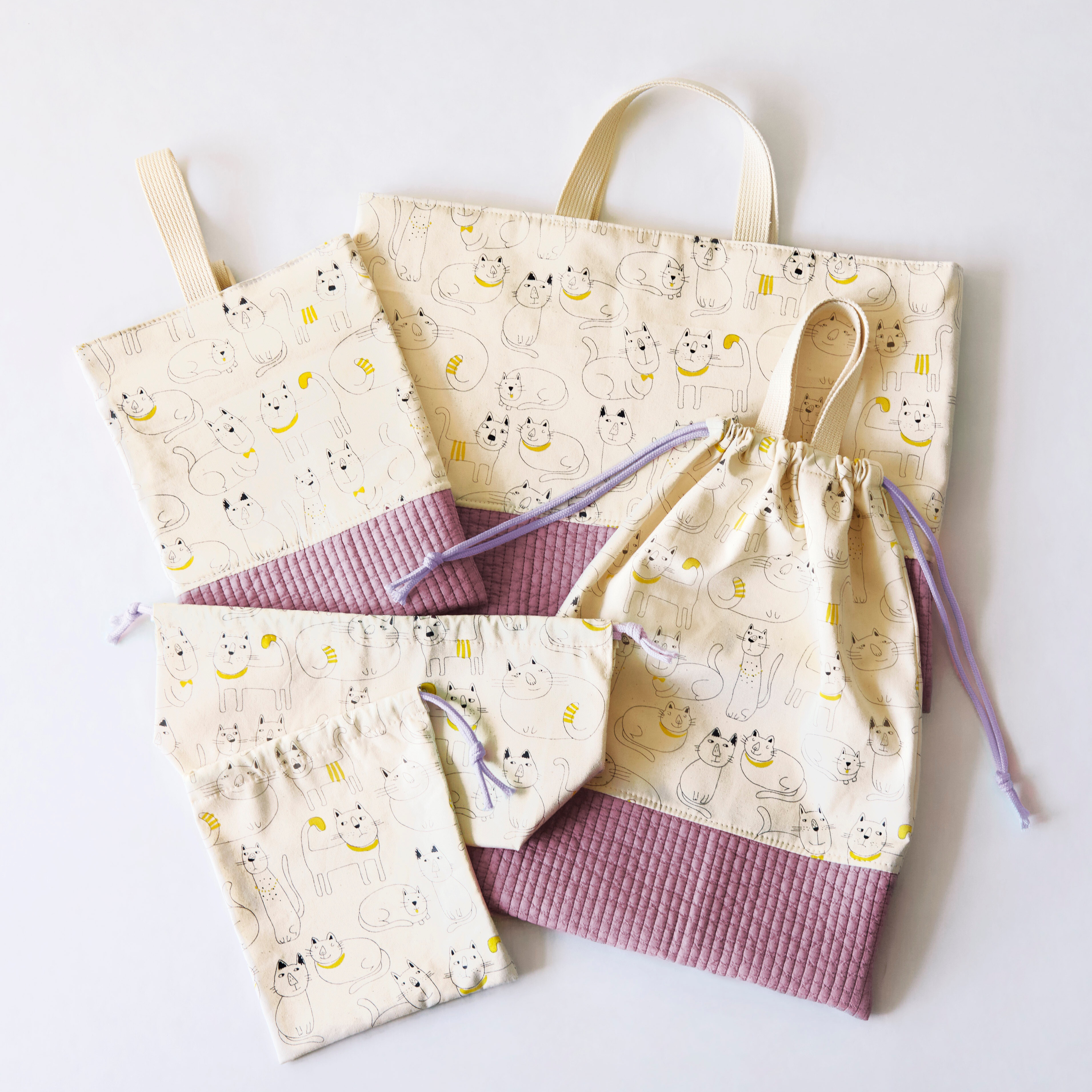 ネコ柄・スモークピンクセット・レッスンバック・上履き袋・体操着袋・お弁当袋・コップ袋・猫・キャット