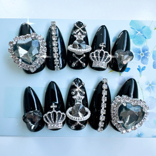 ネイルチップ 量産型地雷系闇かわ ハーネスピアスシルバー 黄色黒推し