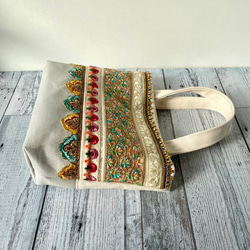 インド刺繍リボン　パンジーレースが並ぶ春カラーのトートバッグ 12枚目の画像