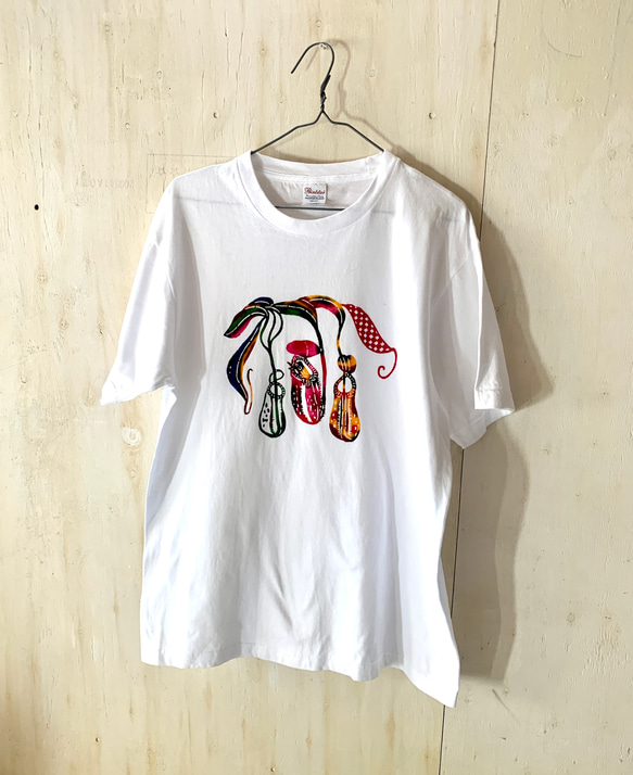 【日本国内送料無料】ウツボカズラ とカエルの手染め紅型メンズTシャツ/ホワイト（Lサイズ） 1枚目の画像