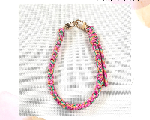 再販×3]タッセル付き＊パラコードのスマホハンドストラップ4つ編み