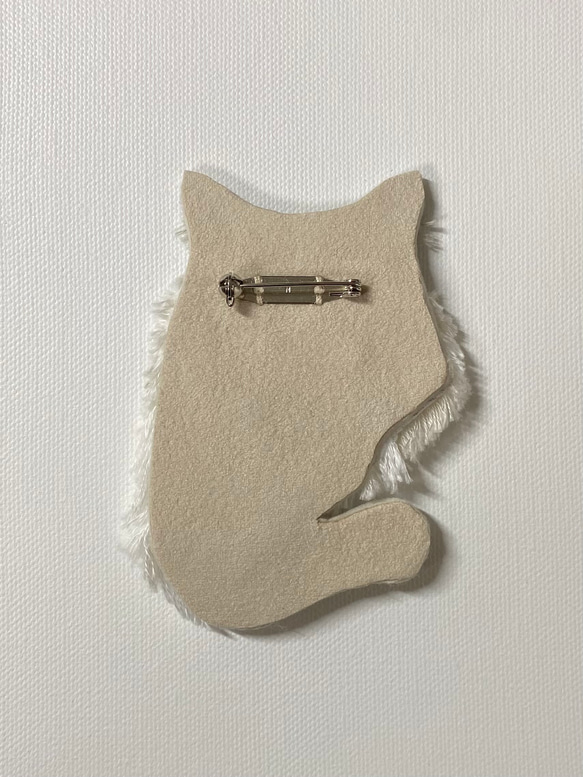 ネコ刺繍のブローチ【ラグドール】 4枚目の画像