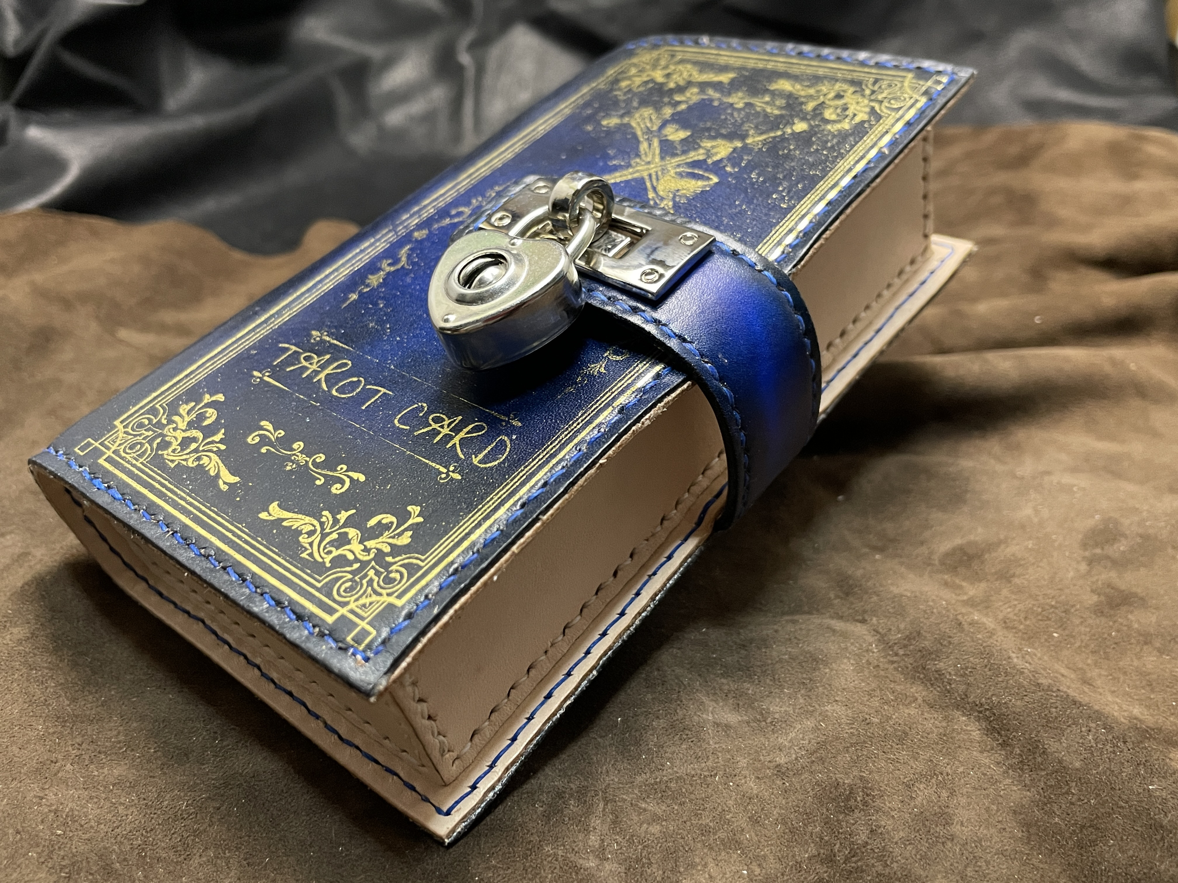 魔導書型タロットカードケース Grimoire 青の書