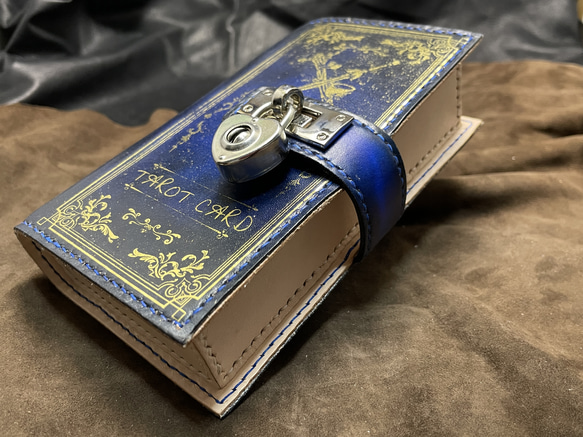 魔導書型タロットカードケース Grimoire 青の書 名刺入れ