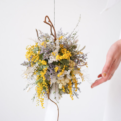 ミモザのフライングリース　春待ちリース【25210】 ミモザのフライングリース 春待ちリース【25210】 △▽ミモザの