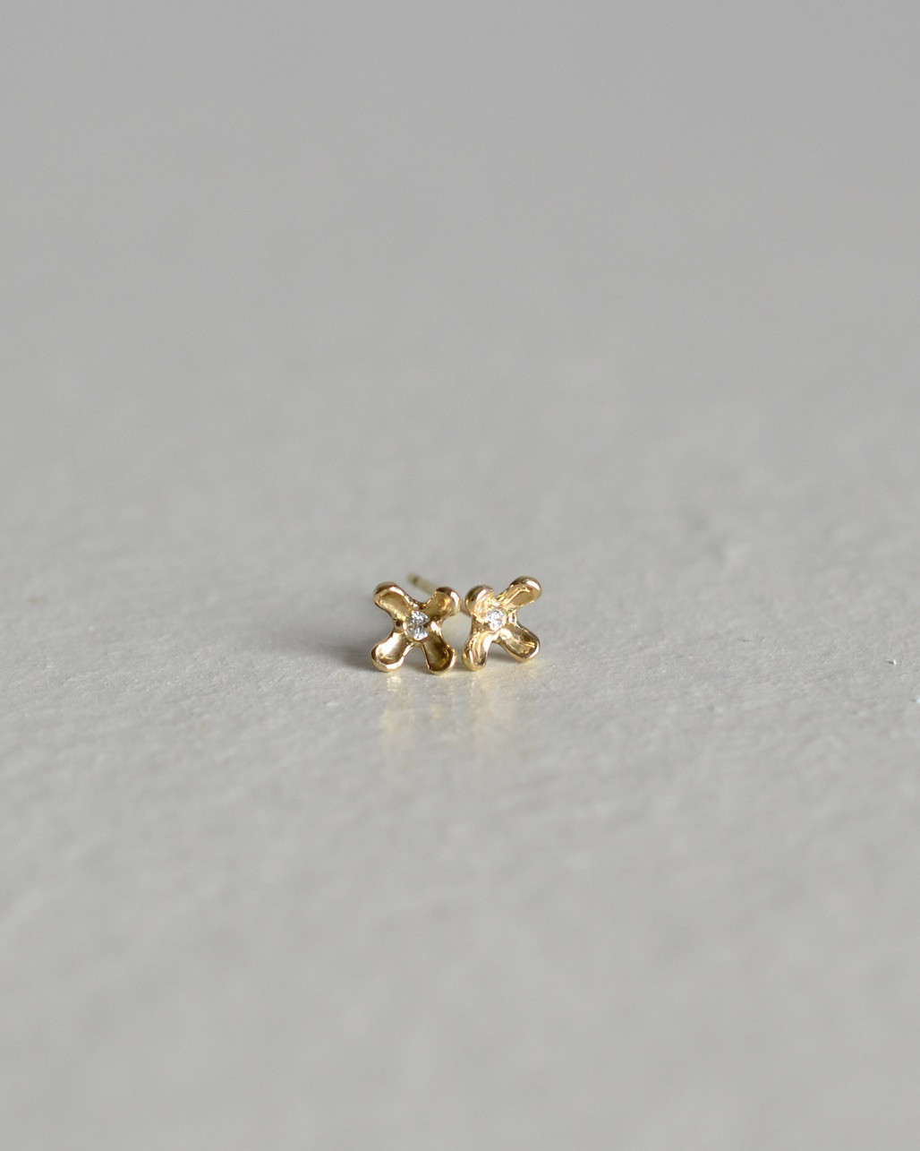 K18片耳ピアス 金木犀と雫
