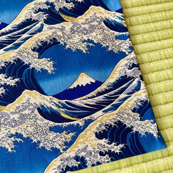 30×40ランチマット 和柄 荒波と富士(ブルー) 2枚目の画像