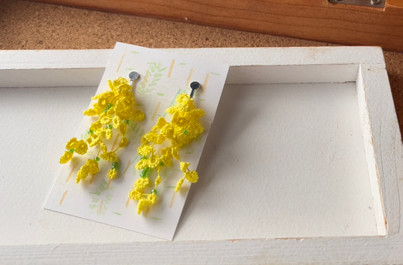 黄色いお花(ミモザ)のイヤリング　タティングレース　一点物 6枚目の画像