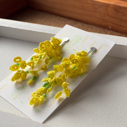 黄色いお花(ミモザ)のイヤリング　タティングレース　一点物 4枚目の画像