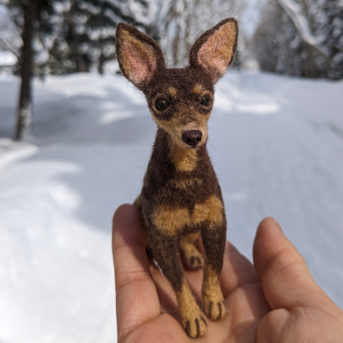 羊毛フェルト犬 約18cm 茶色と白 チョコタン 羊毛フェルト犬 約18cm 茶色と白 チョコタン