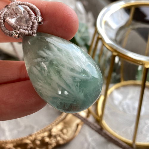 エンジェルフェザーインフローライト マクラメ編みネックレス