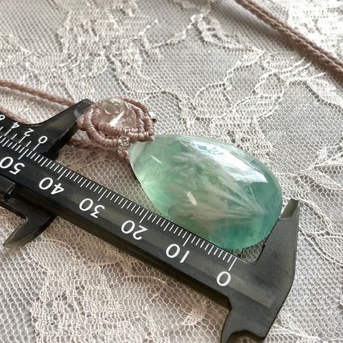 エンジェルフェザーインフローライト マクラメ編みネックレス