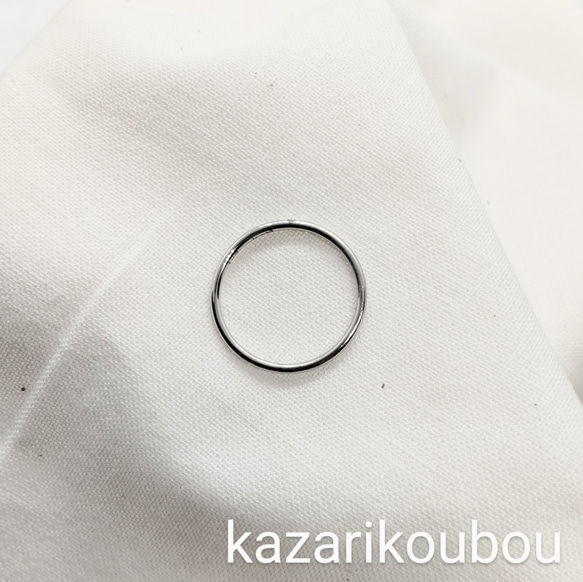 プラチナ細身リング・1.2mm　ダイヤモンド入り 3枚目の画像