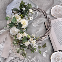 white rose30cm【リース・玄関リース・ドアリース・造花リース・結婚祝い・新築祝い】 2枚目の画像