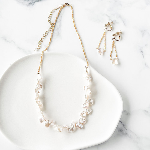 淡水パール ペタル ネックレスとイヤリング（ピアス）セット  