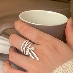 ファッション可愛いシルバー　リボン指輪 3枚目の画像