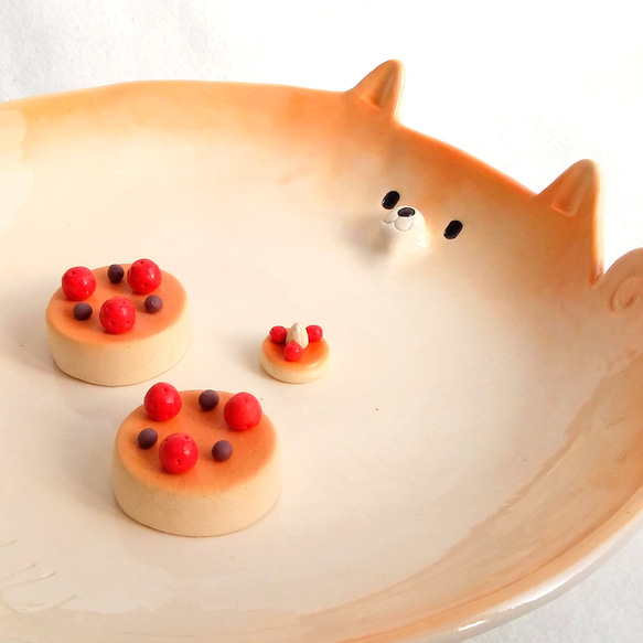 柴犬横向円皿２６cm　犬陶器　＊とても小さなキズあり 4枚目の画像
