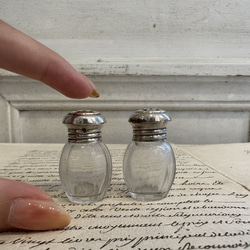ペッパー&ソルト フランスビンテージの小瓶 1枚目の画像