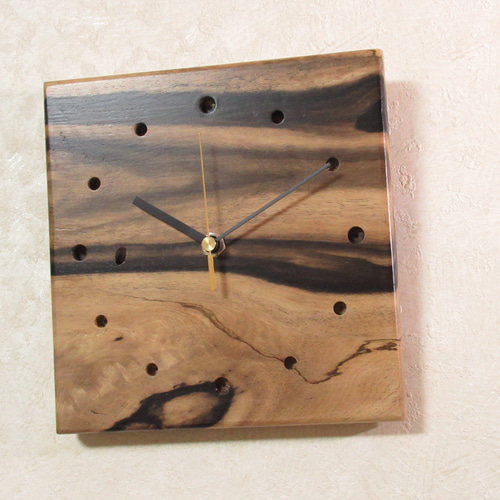 朽ちた黒柿の振り子時計 動作品です。 3面ガラス張り 木彫 壁掛け 油差し付き 朽ちた黒柿の振り子時計 動作品です。 3面ガラス張り 木彫 壁掛け 油差し