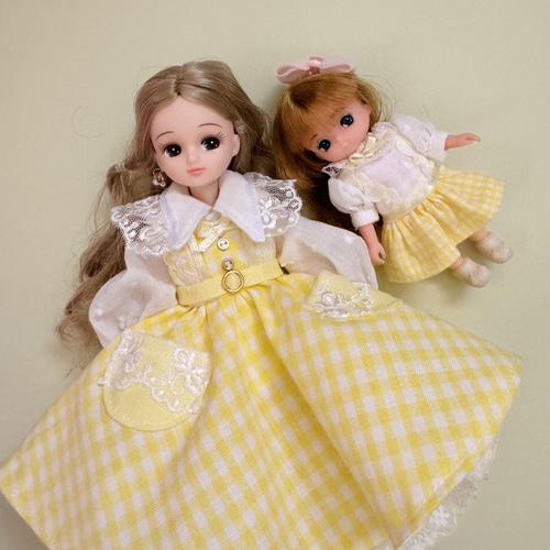 リカちゃん 服ハンドメイド♡ブラウスとギャザースカート