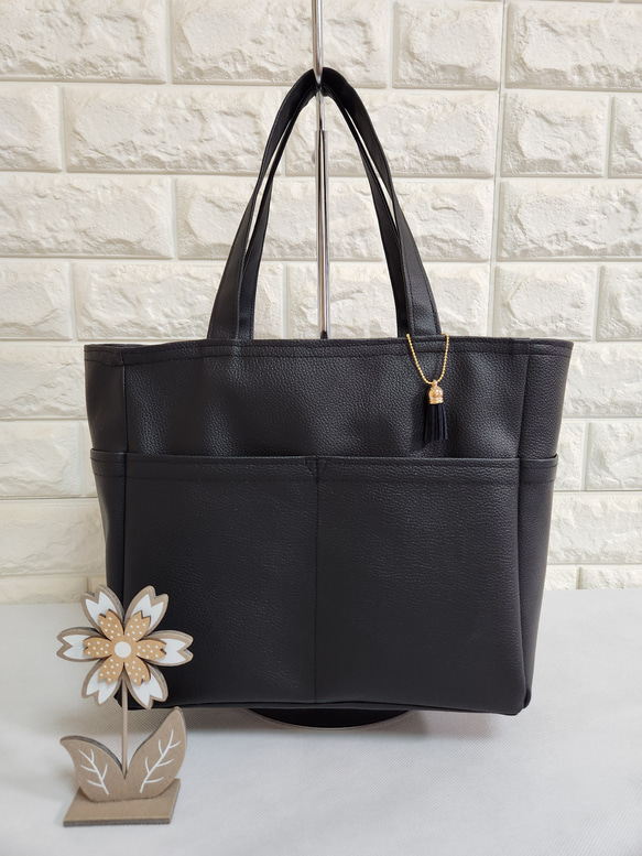 ポケットいっぱいトートバッグSサイズ☆ブラック トートバッグ