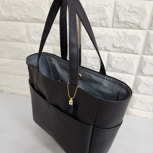 ポケットいっぱいトートバッグSサイズ☆ブラック トートバッグ