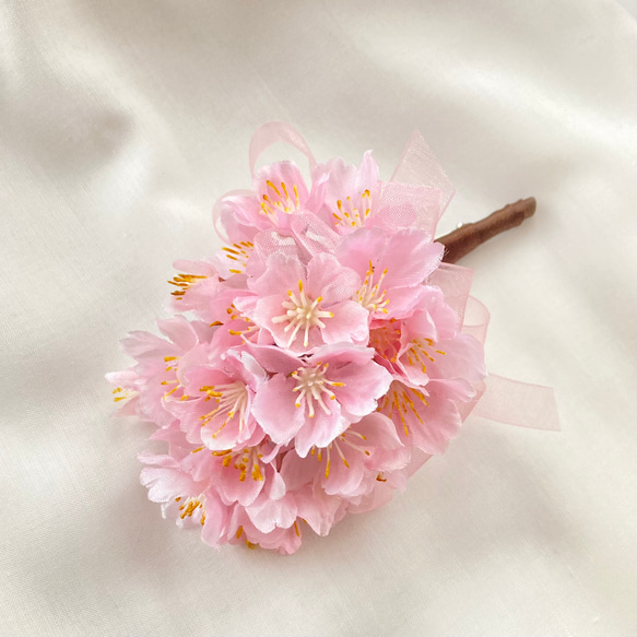 【新作】桜のコサージュ　薄紅　アーティフィシャルフラワー 卒業式　入学式　入園式　 2枚目の画像