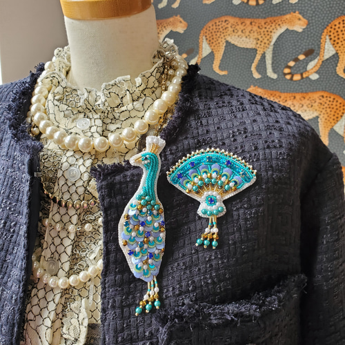 ビーズ刺繍ブローチ♡歌姫♡ハンドメイド - メルカリ