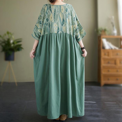 季節の新作Vネックのパッチワークレトロ風ワンピース中高年ママの大きめサイズロングスカート 4枚目の画像