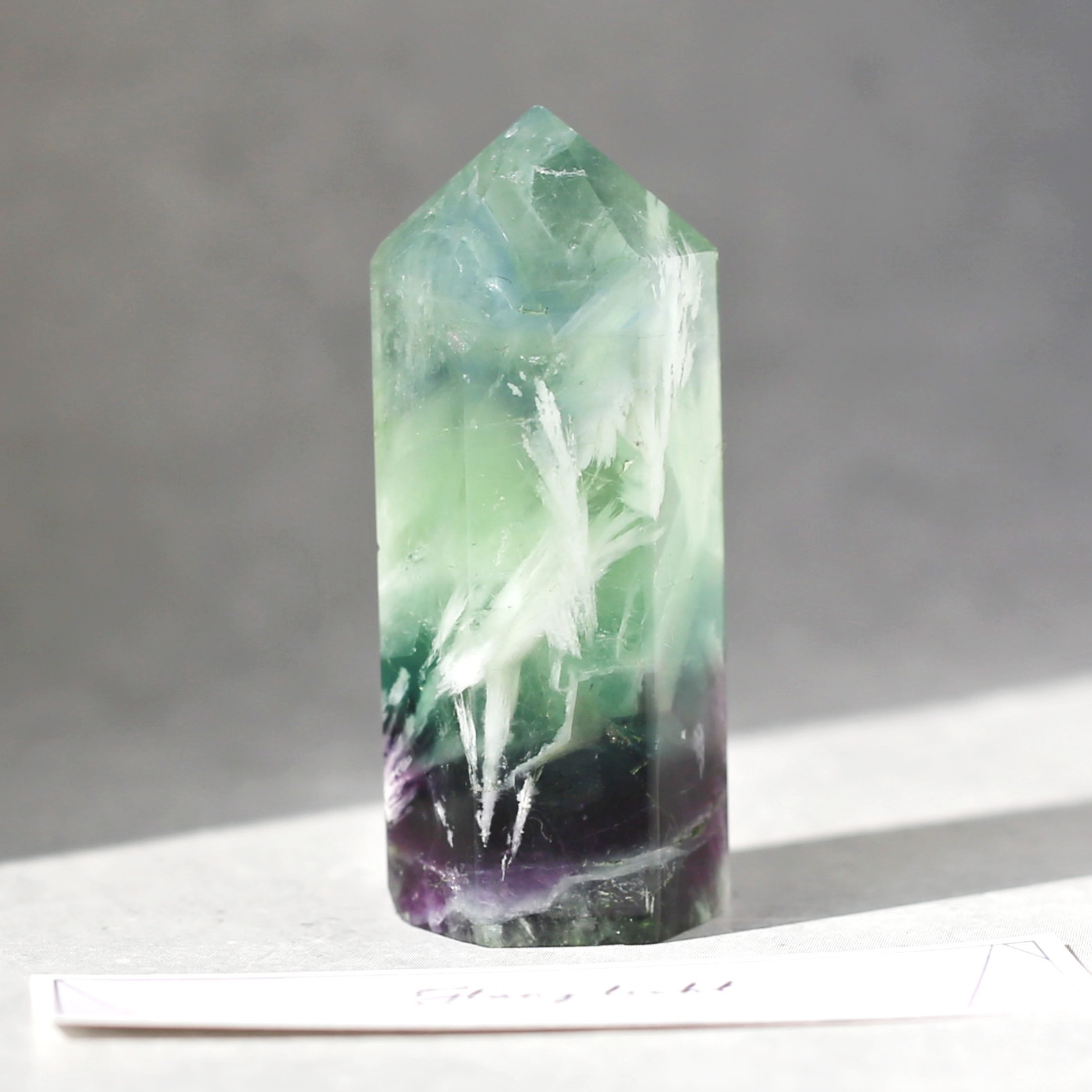 エンジェルフェザーフローライト 六角柱 ポイント 天然石 蛍石 希少 鉱物 透明