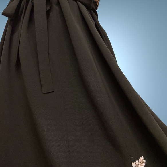 孔雀刺繍 上質 黒留袖 差し色カシュクール ワンピース 正絹 着物リメイク和柄 お出掛け クジャク 黒 A60206 17枚目の画像