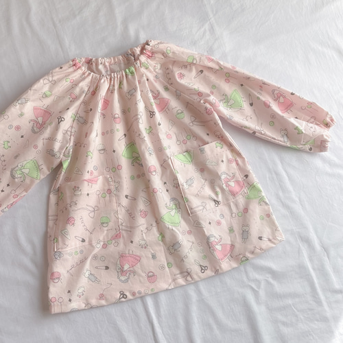 スモック女の子柄オーダーメイド サンプルです。 ハンドメイドスモック