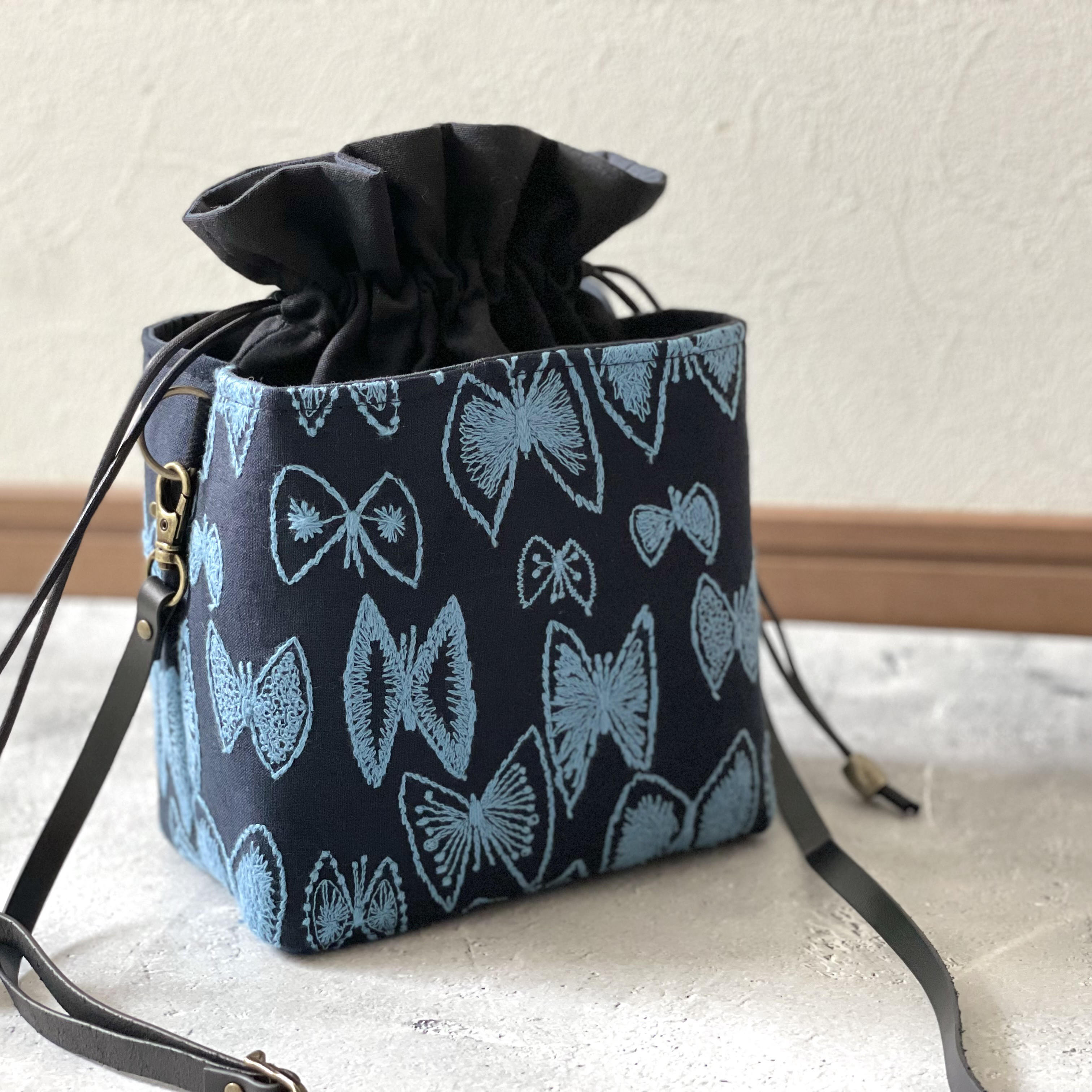 ⚮̈ミナペルホネン sky flower まるっこポシェット ⚮̈ミナ