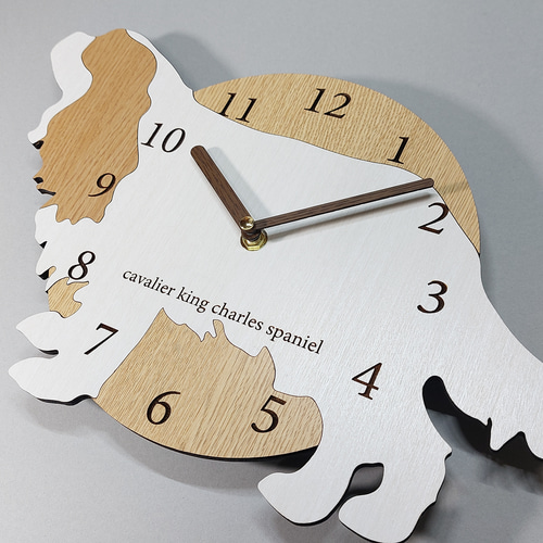 名入れ・文字入れ木とワンちゃんデザイン壁掛け静音時計