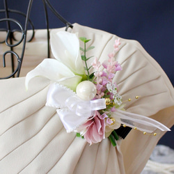上品カラーと艶めきパールリボンコサージュ（ホワイトピンク13cm）ケース入　卒園式・卒業式・入学式・結婚式 3枚目の画像