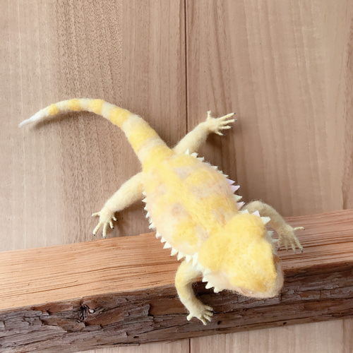 フトアゴヒゲトカゲ yellow 羊毛フェルト 羊毛フェルトで爬虫類「とか