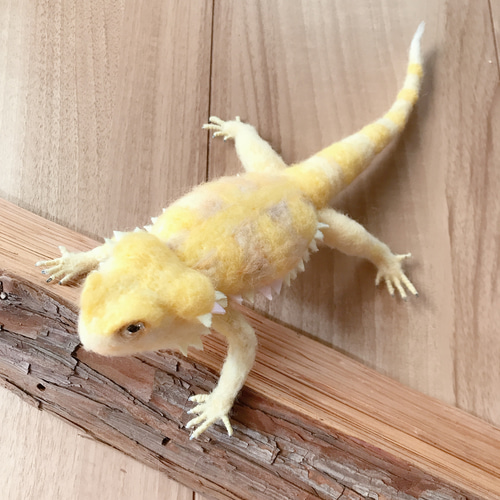 フトアゴヒゲトカゲ yellow 羊毛フェルト 羊毛フェルトで爬虫類「とか