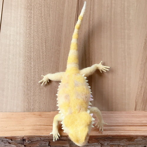 フトアゴヒゲトカゲ yellow 羊毛フェルト 羊毛フェルトで爬虫類「とか