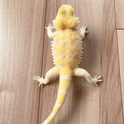 フトアゴヒゲトカゲ yellow 羊毛フェルト 羊毛フェルトで爬虫類「とか