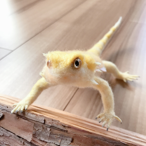 フトアゴヒゲトカゲ yellow 羊毛フェルト 羊毛フェルトで爬虫類「とか