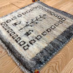 【春のミニマットキャンペーン】ペルシャ　ギャッベ　ミニマット　38x40cm　 無染め　生命の木　ヤギ 5枚目の画像