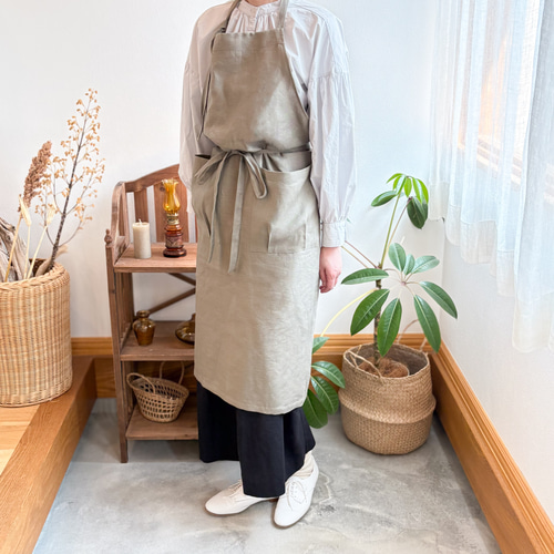 100%リネン＊首かけエプロン＊ぷくっとしたポケット付＜カーキ