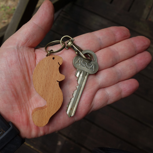 組み木のペアキーホルダー マナティー キーホルダー きつつき 通販