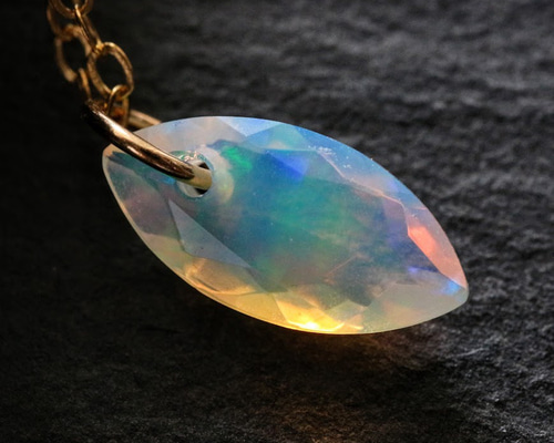 遊色爆弾】AAAエチオピア産オパールのマーキスカットネックレス✶14kgf