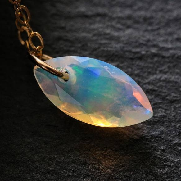 遊色爆弾】AAAエチオピア産オパールのマーキスカットネックレス✶14kgf